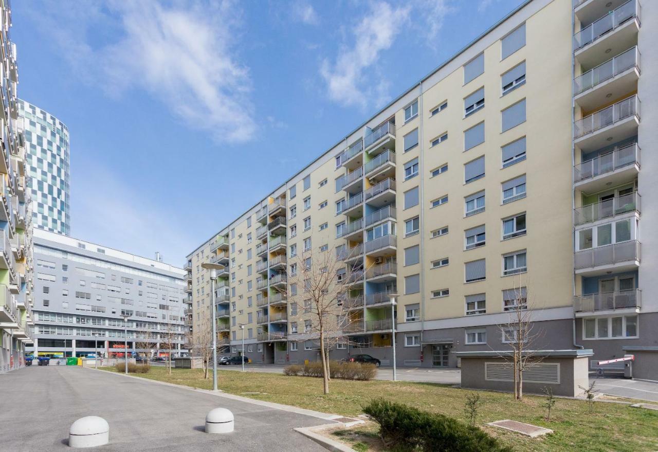 Cute And Sunny Studio In Zagreb With Balcony & Free Parking Zewnętrze zdjęcie